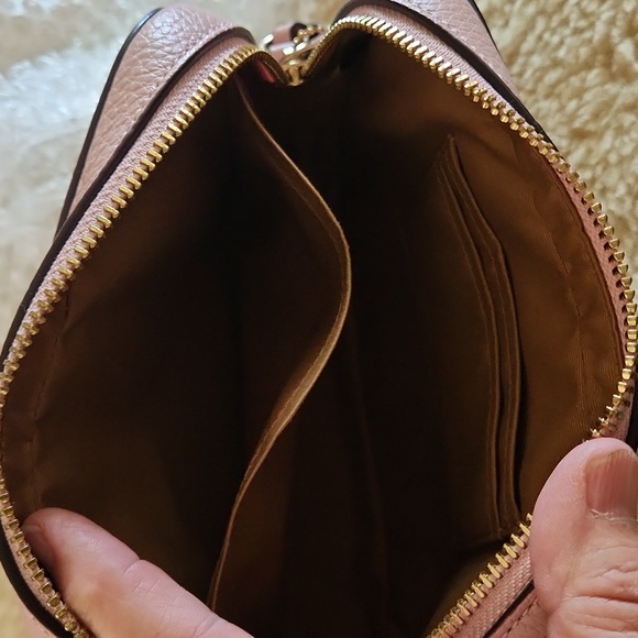 Gorgeous Coach Soft Pink Leather Camera Style Crossbody Bag 💖 - Picture 12 of 16